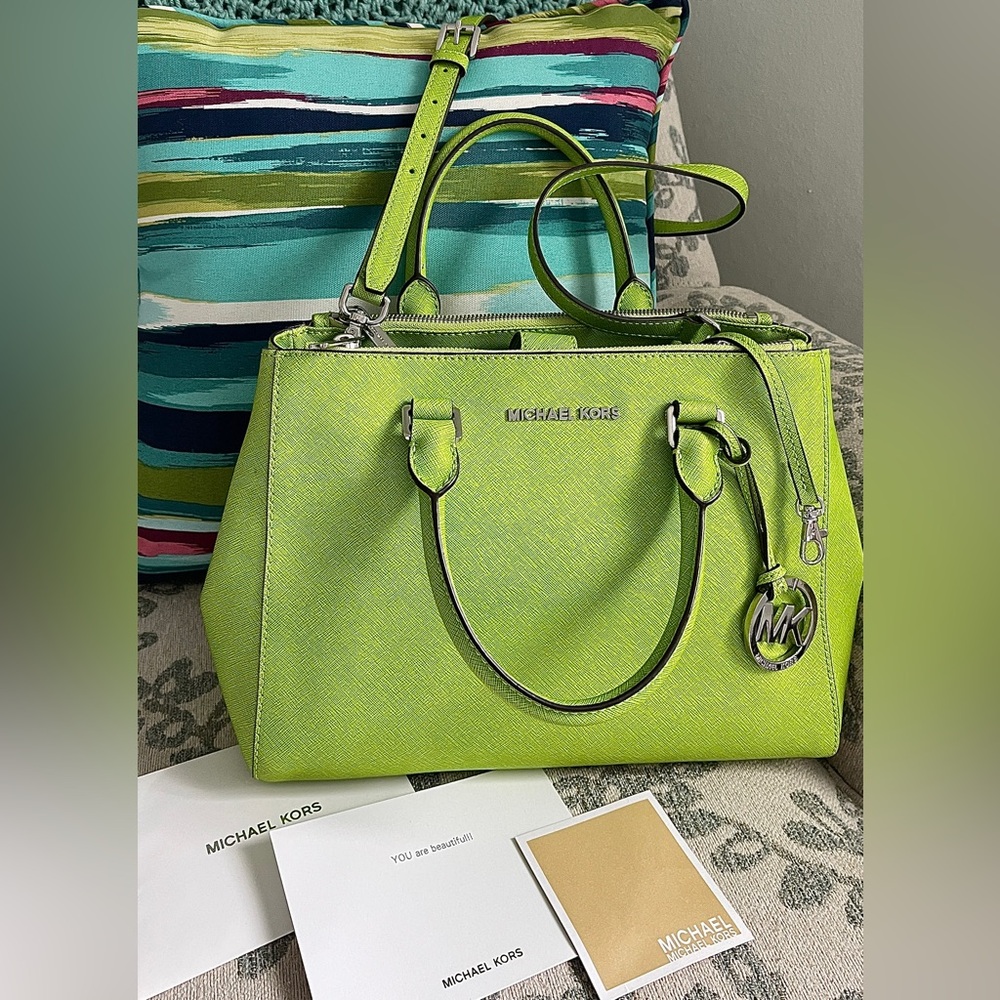 Michael Kors RP $429 Leather Shoulder/top handles Bag Kiwi Green New - Picture 8 of 10